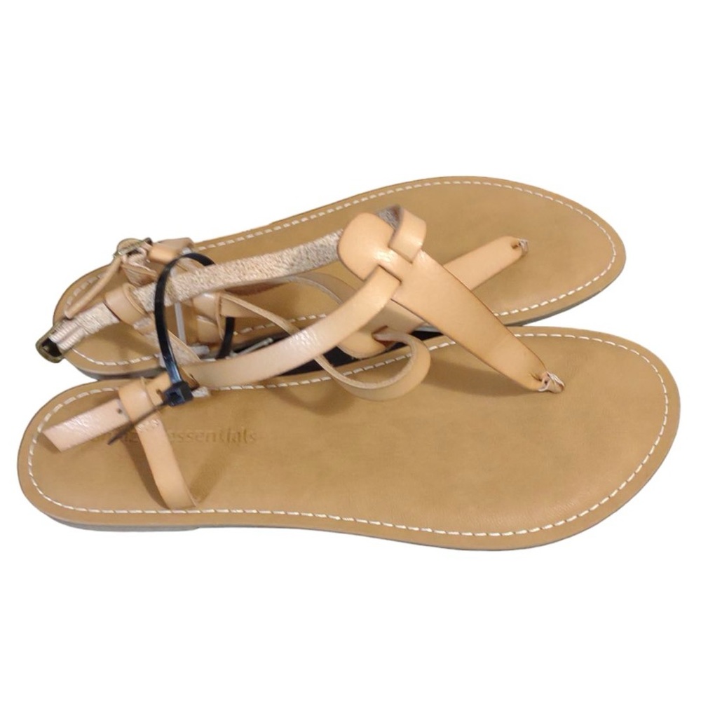 Amazon Essentials Tan Thong Sandals. Size 9 NWT